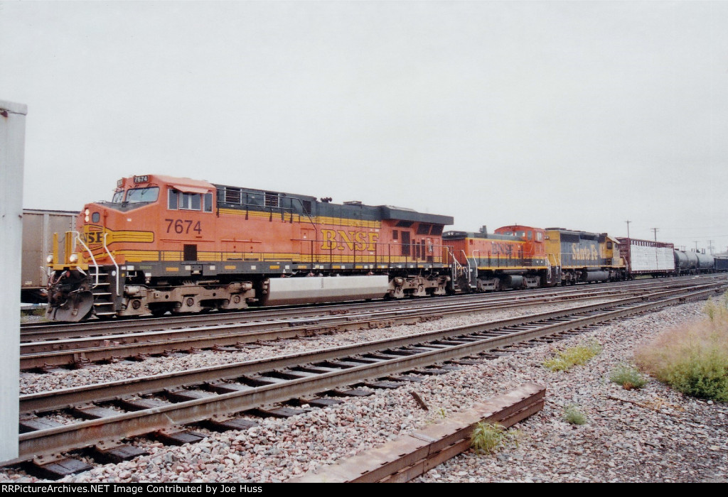 BNSF 7674 West